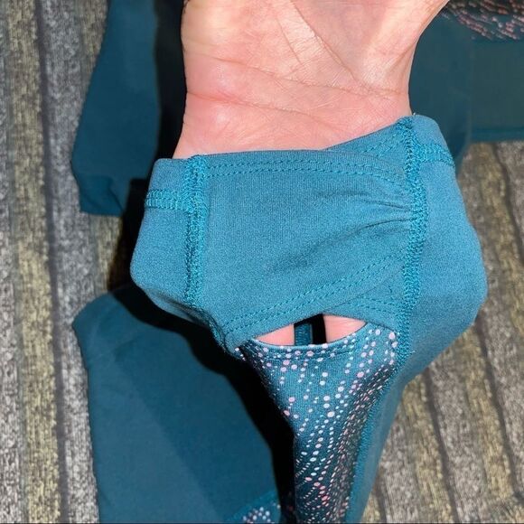 ‎4/$25 - New Balance Teal Workout Leggings - Picture 2 of 5